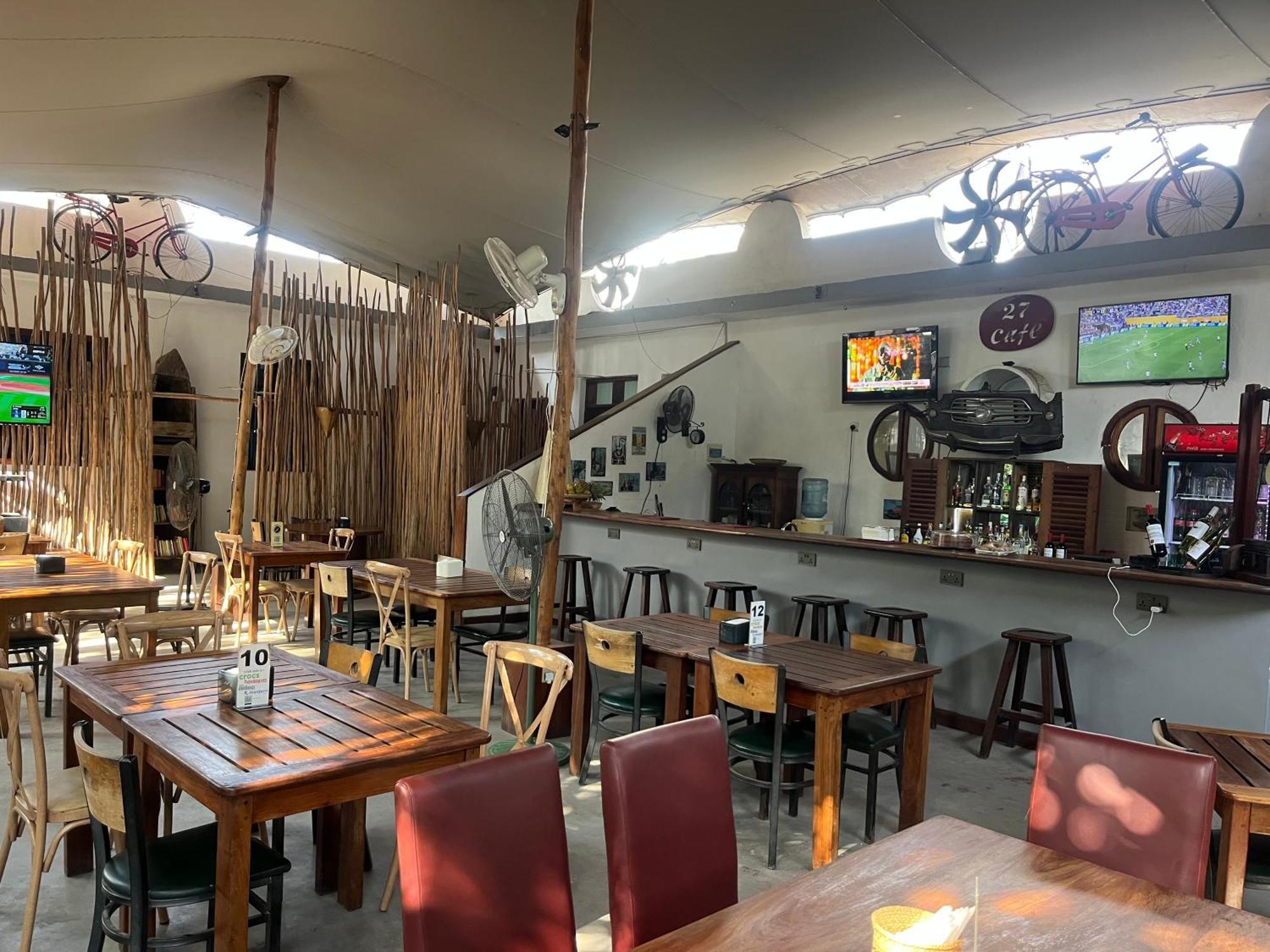 Отель 27 Cafe Airport